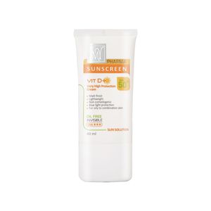 کرم ضد آفتاب بی رنگ مای +spf50 مدل فارما سان سلوشن مناسب پوست های چرب و مختلط حجم 40 میلی لیتر